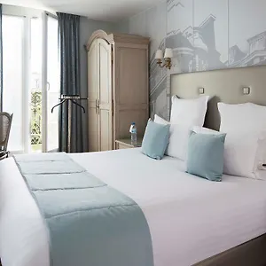 Plaza Elysées 4*, Parigi Francia