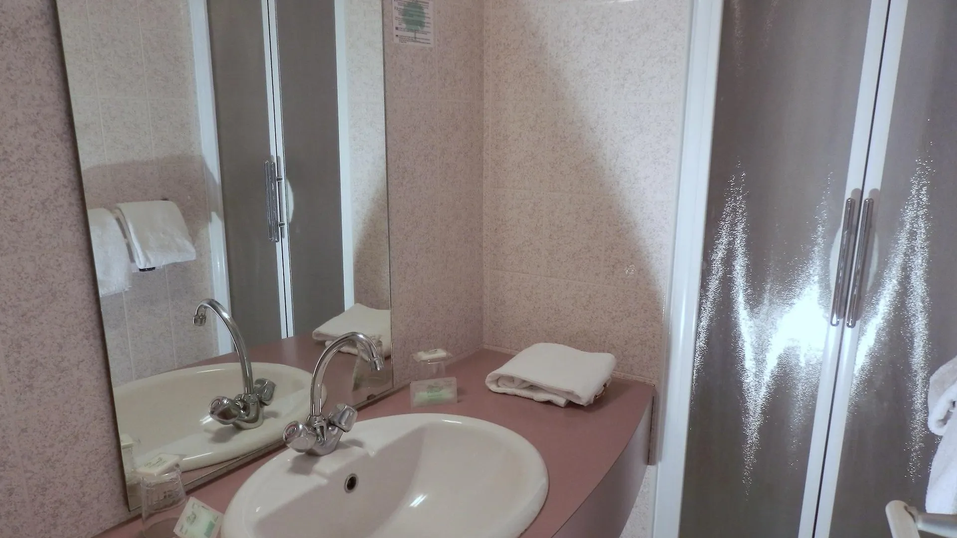Hotel De Paris Lourdes
