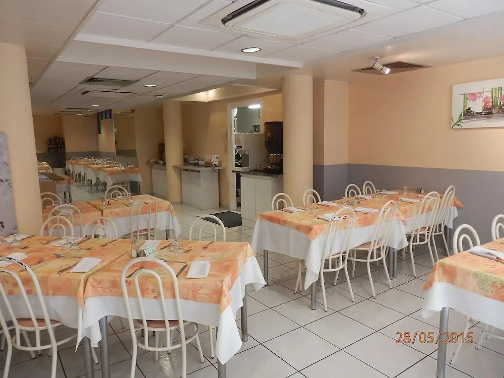 Hotel De Paris Lourdes 3*,