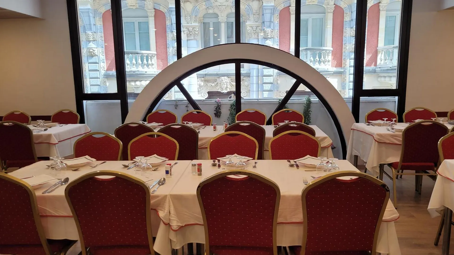 Hotel De Paris Lourdes