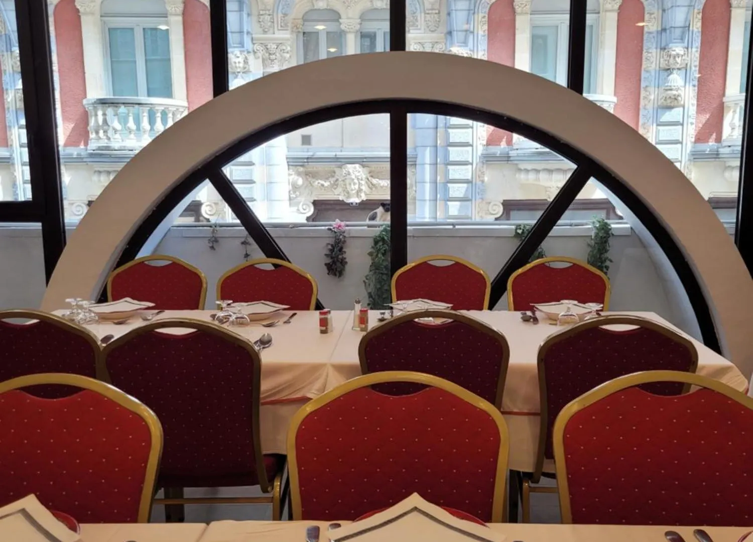 Hotel De Paris Lourdes